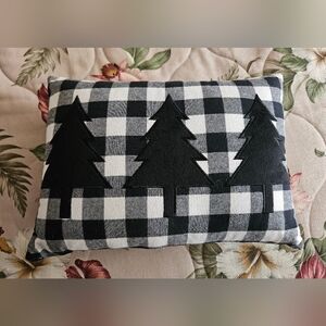 #648 Black and White Small Plaid Holiday Pillow